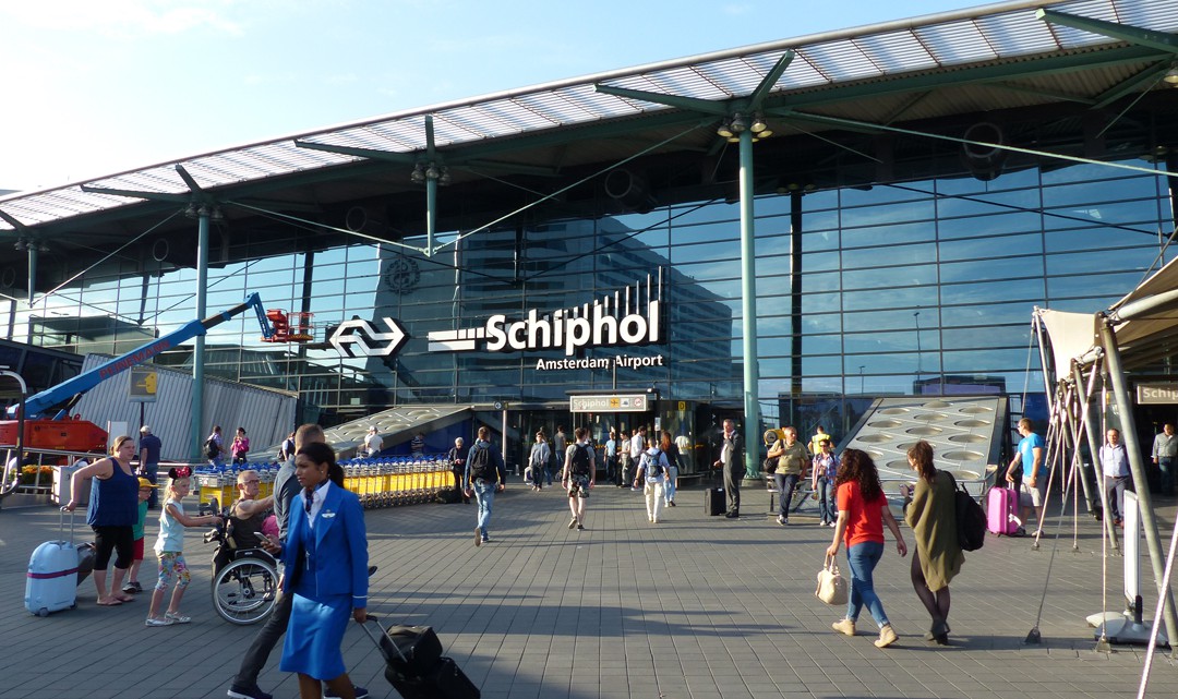 The square in front of the Schiphol building