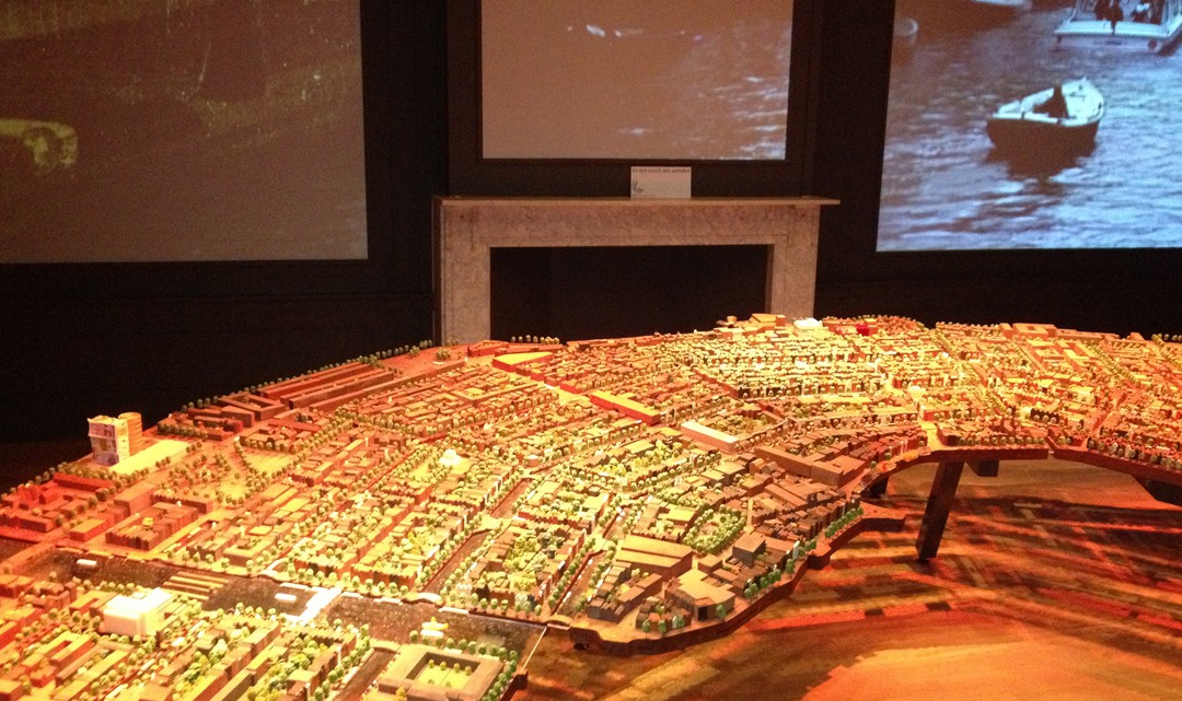 Model of the streets and canals around the canal belt